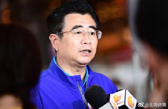 “我认为萨拉赫也是一个会试着帮助年轻球员发展的人，我很欣赏他。